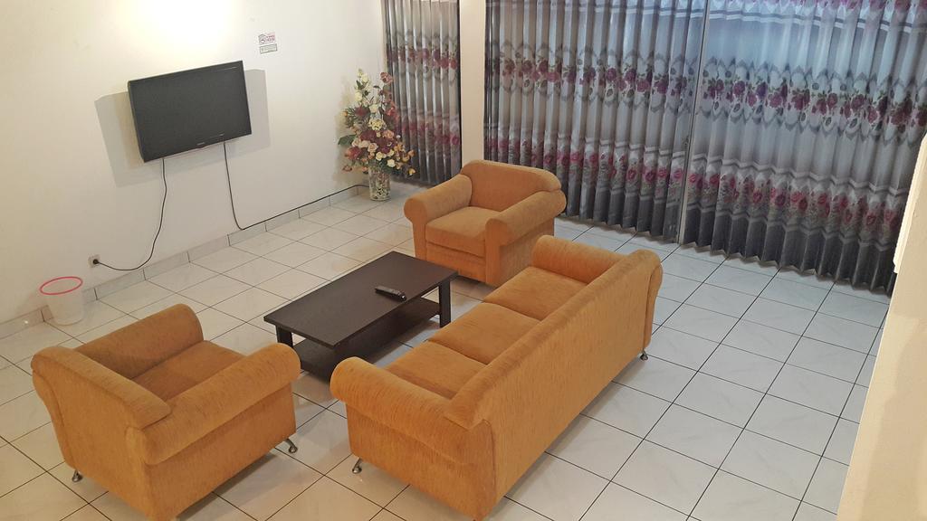 Vila Bunga Merah Gelatik Lembang Exterior foto